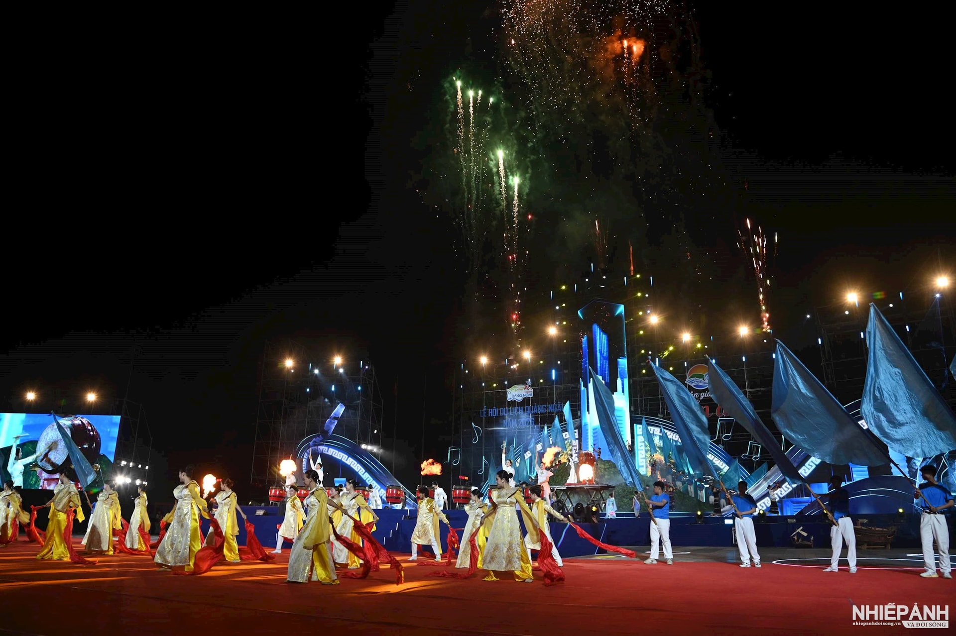 W_8.-chuong-trinh-nghe-thuat.jpg