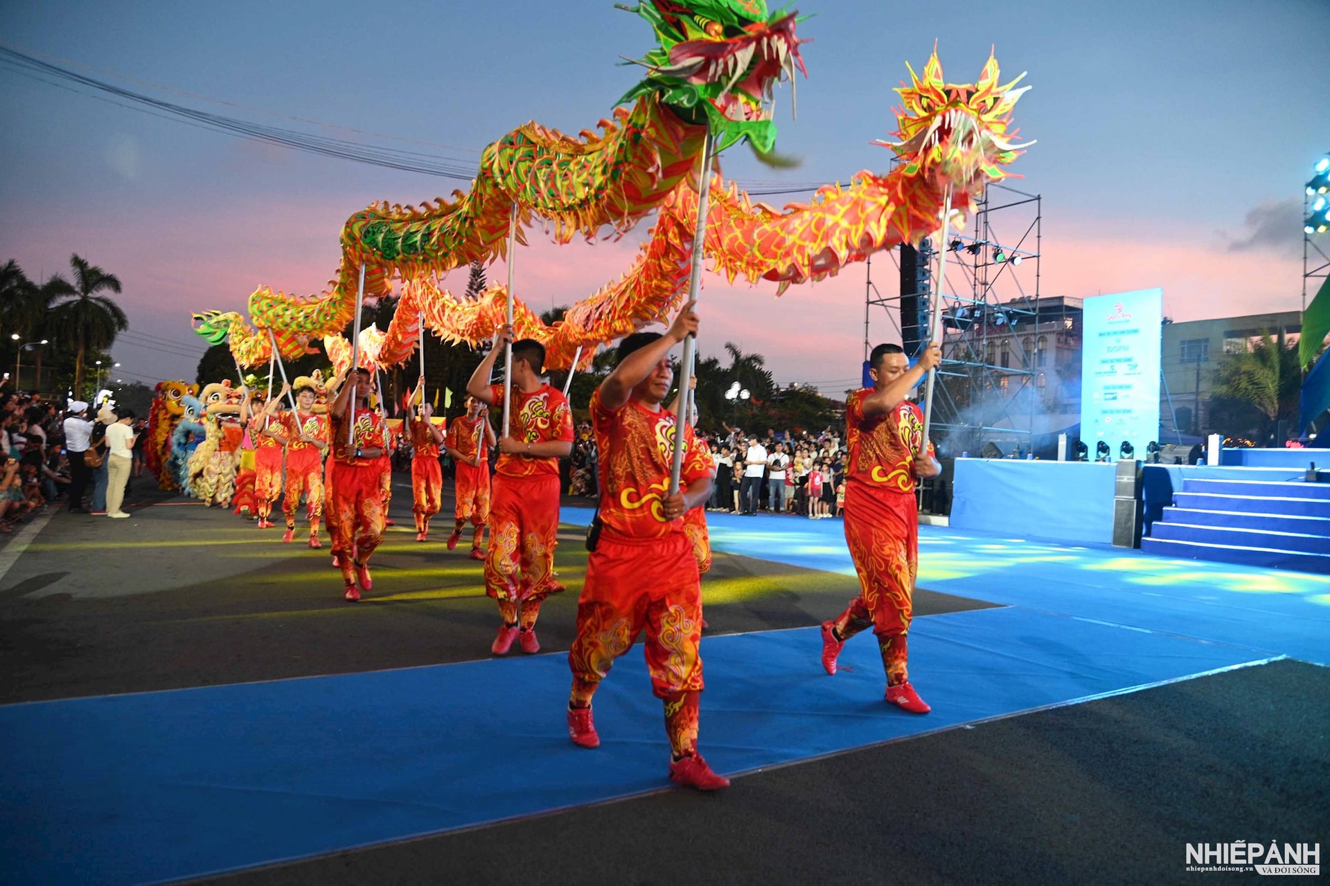 W_11.-doan-lan-dieu-hanh-qua-pho.jpg