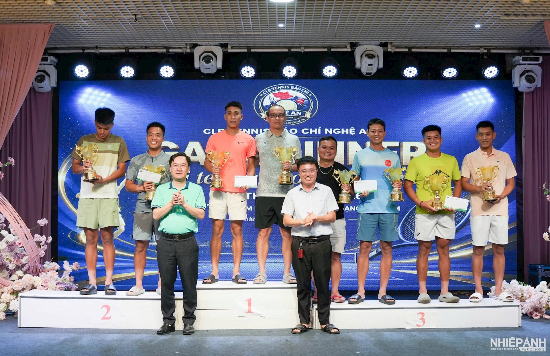 W_trao-giai-cho-cac-vdv-suat-sac-trinh-1450.jpg