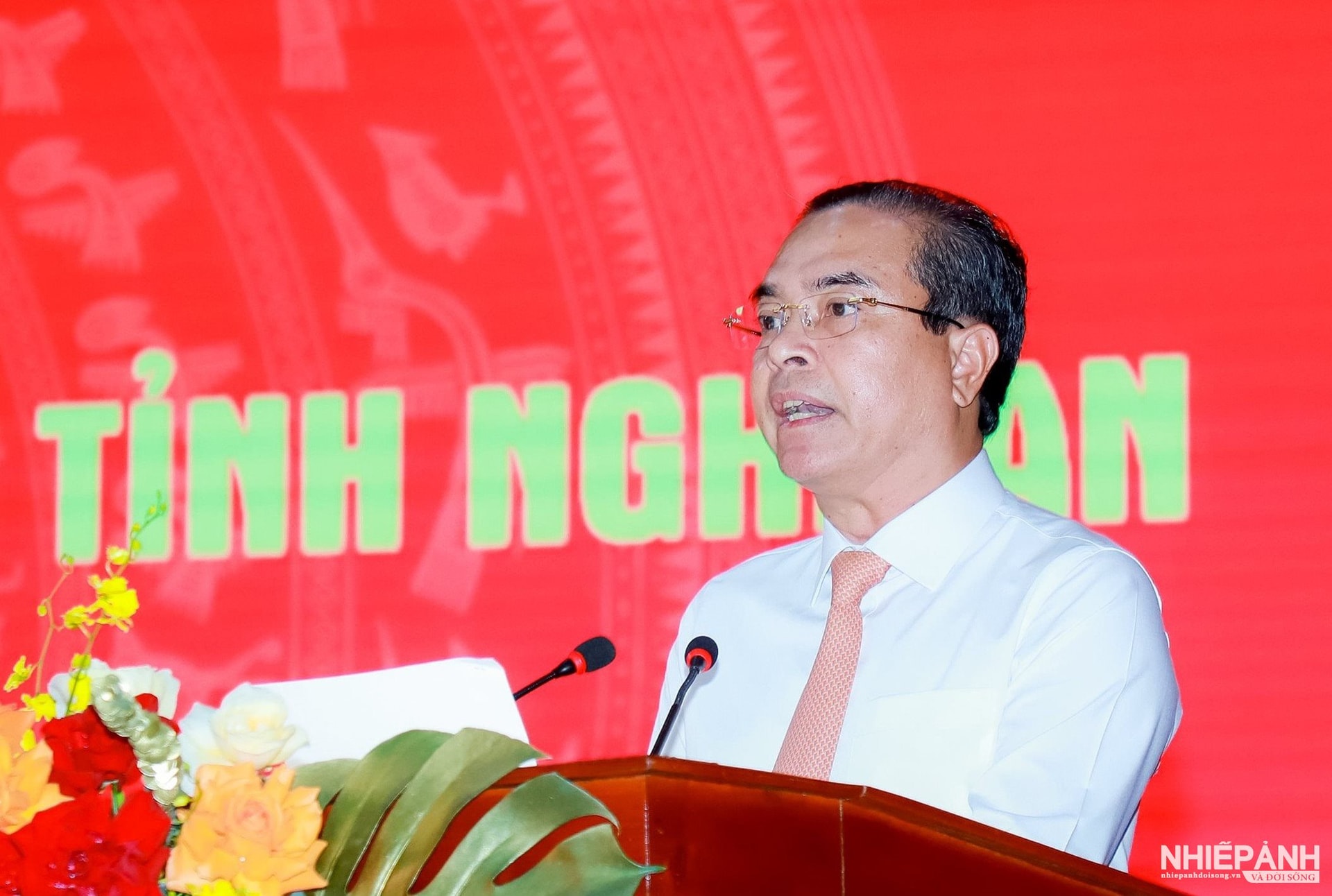 W_dong-chi-nguyen-hong-truong-giam-doc-benh-vien-huu-nghi-da-khoa-nghe-an-phat-bieu-nhan-nhiem-vu..jpg
