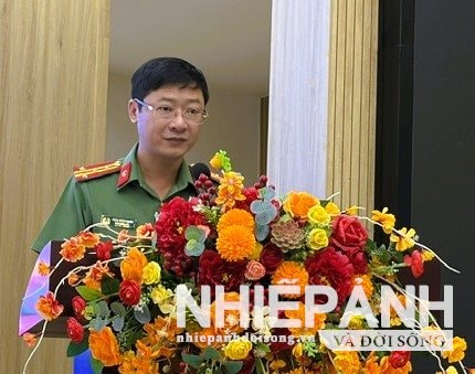 W_1.pho-giam-doc-cong-an-tinh-tran-ngoc-tuan-thong-tin-ve-ky-niem-80-nam-ngay-truyen-thong-luc-luong-an-ninh-nhan-dan-viet-nam..jpeg