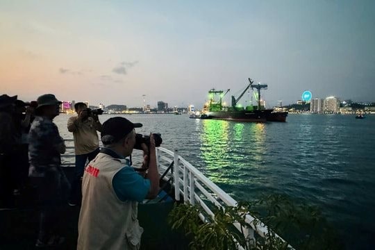 z7637249622595_748ebf364d9a72317873e002b130f181.jpg