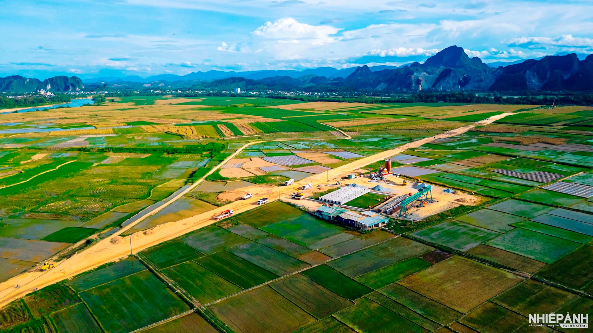 W_cau-cung-dang-xay-dung-k2.jpg