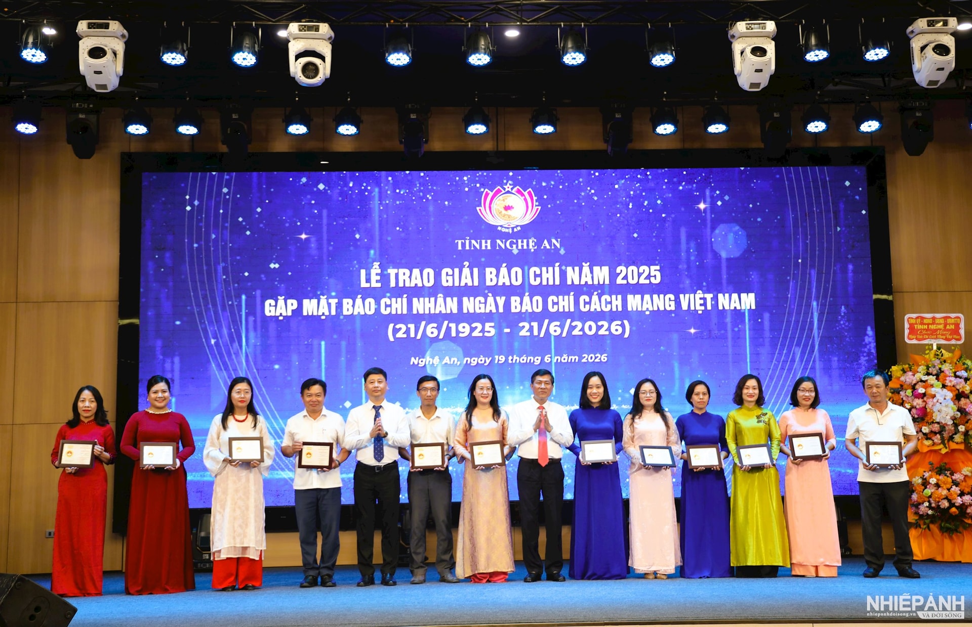 W_tang-knc.jpg