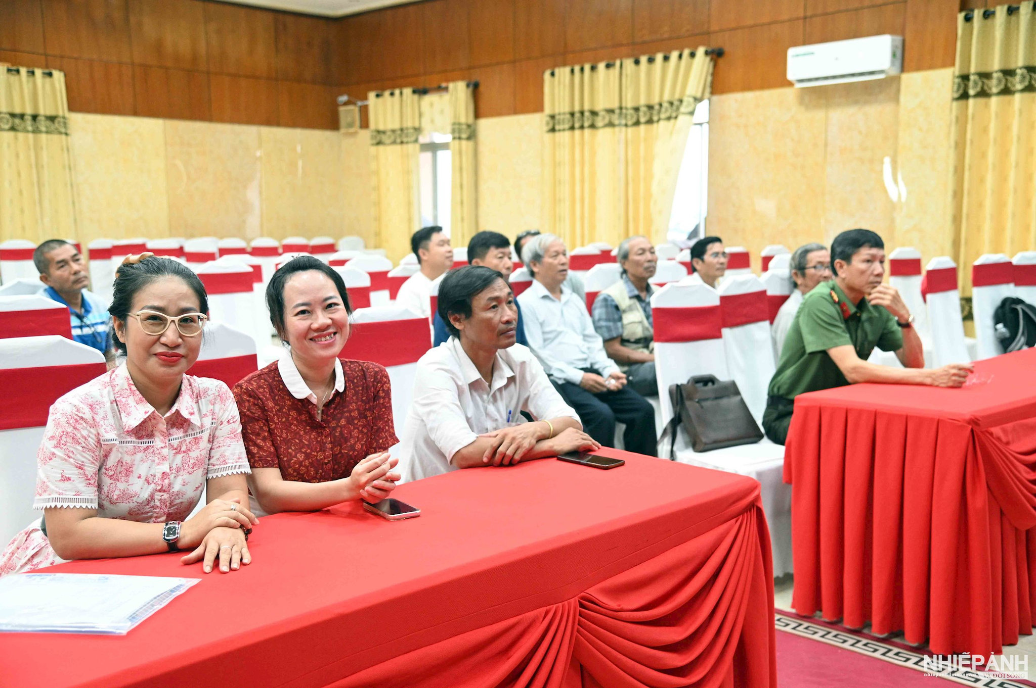 W_dsc_6042.-cac-dai-bieu-tham-du-buoi-cham-giai-anh-marathon.jpg