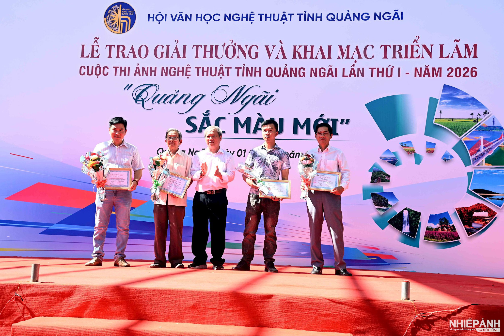 W_dsc_6147.-nsna-hoang-dinh-chieu-uvbch-hoi-vhnt-tinh-chi-hoi-truong-ch-nhiep-anh-quang-ngai-trao-giai-kk-cho-cac-tac-gia-doat-giai-marathon.jpg