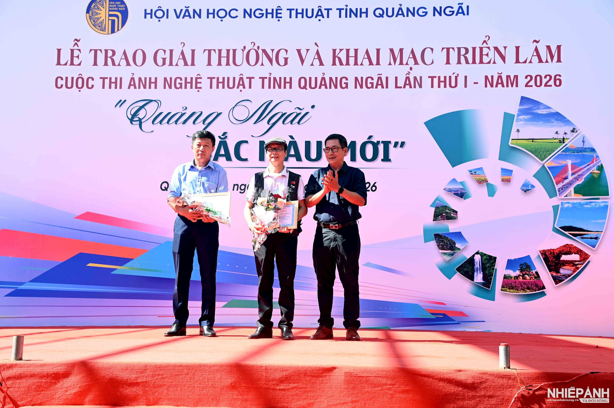 W_dsc_6159.-nsna-pham-van-ty-thanh-vien-bgk-trao-giai-ba-marathon-cho-tac-gia-nguyen-tan-phat-va-nguyen-duc-minh.jpg