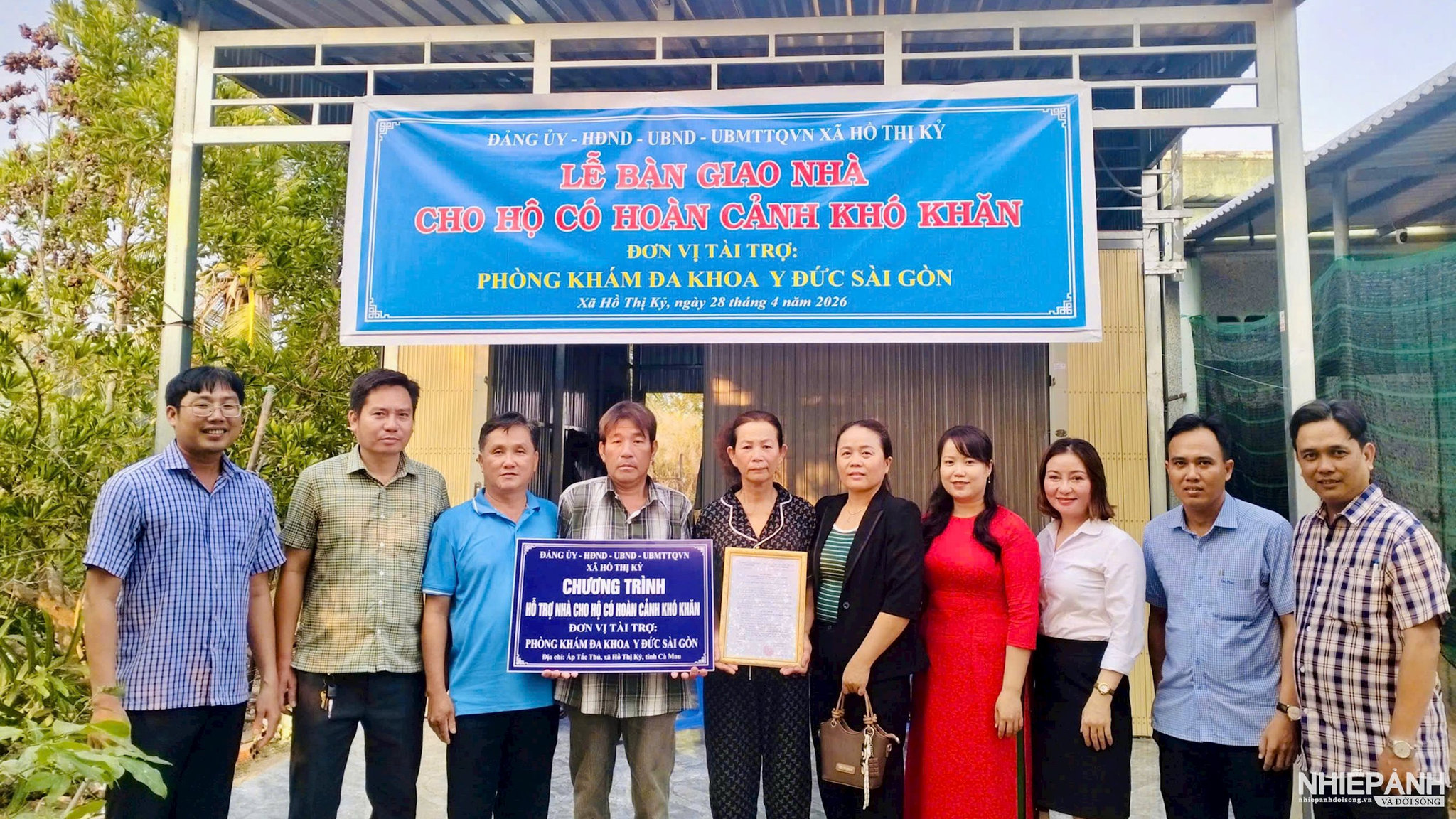 W_2-cong-tac-an-sinh-xa-hoi-ma-mot-phan-quan-trong-trong-phuong-cham-hoat-dong-cua-phong-kham-da-khoa-y-duc-sai-gon(1).jpg