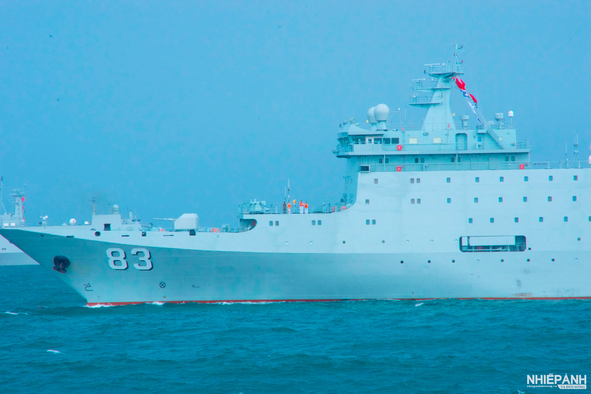 W_9.-huan-luyen-trao-doi-thong-tin-co-tay-tu-tau-huan-luyen-83-hai-quan-quan-giai-phong-nhan-dan-trung-quoc.jpg