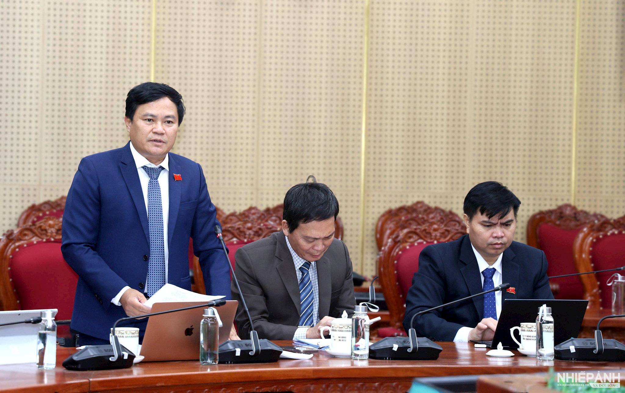 W_13.-ong-ho-trong-phuong-giam-doc-so-nn-tn-mt-phat-bieu-tai-thao-luan-to.jpg