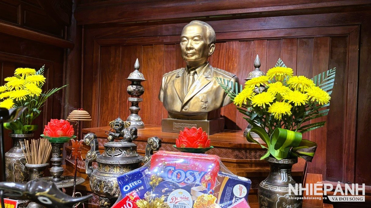 W_16-o-tang-hai-ban-tho-dai-tuong-vo-nguyen-giap-duoc-dat-tai-vi-tri-trung-tam-trang-trong..jpg