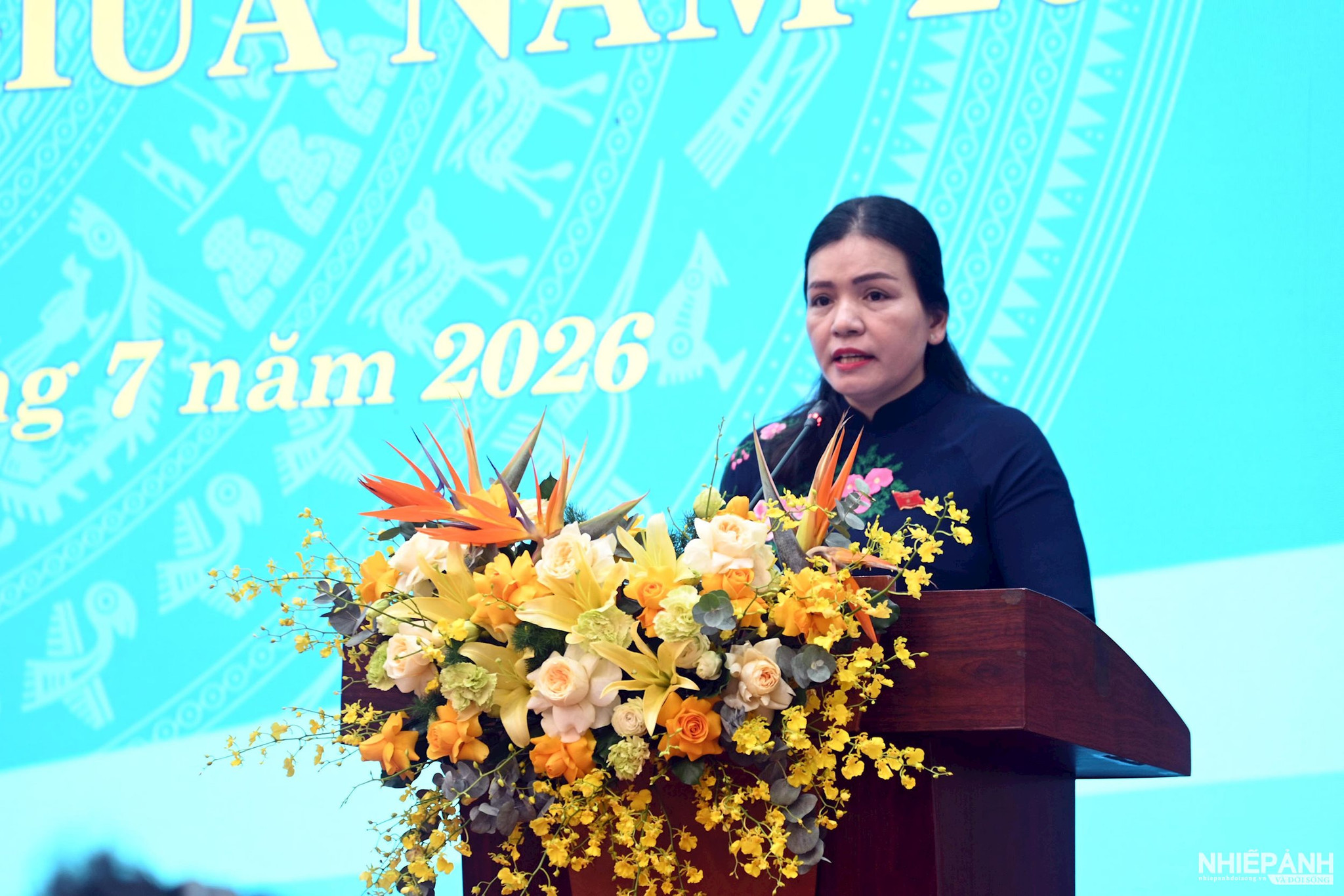 W_8.-dsc_6290a.-dong-chi-y-ngoc-pho-chu-tich-thuong-truc-ubnd-tinh-bao-cao-tinh-hinh-kt-xh-6-thang-dau-nam-cua-tinh.jpg