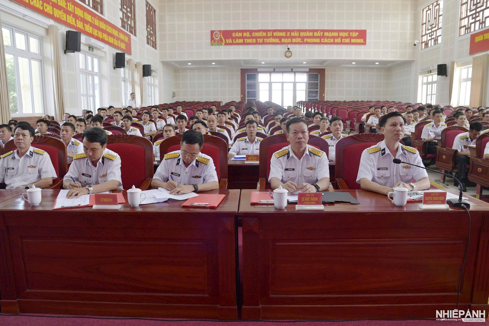 W_anh-1-cac-dai-bieu-du-hoi-nghi.jpg