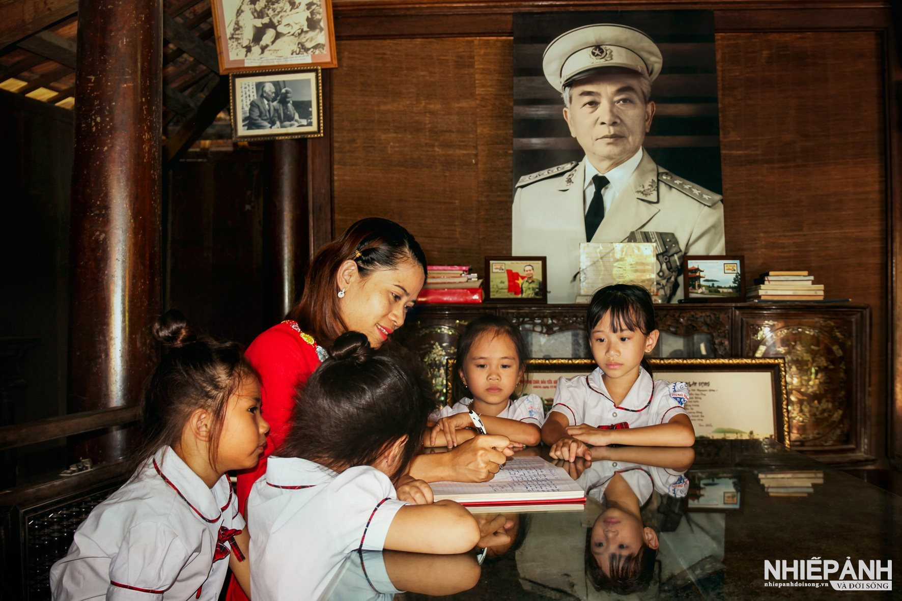W_ghi-cam-tuong-tai-nha-luu-niem-bac-vo-nguyen-giap-ho-thanh-thoan(1).jpg