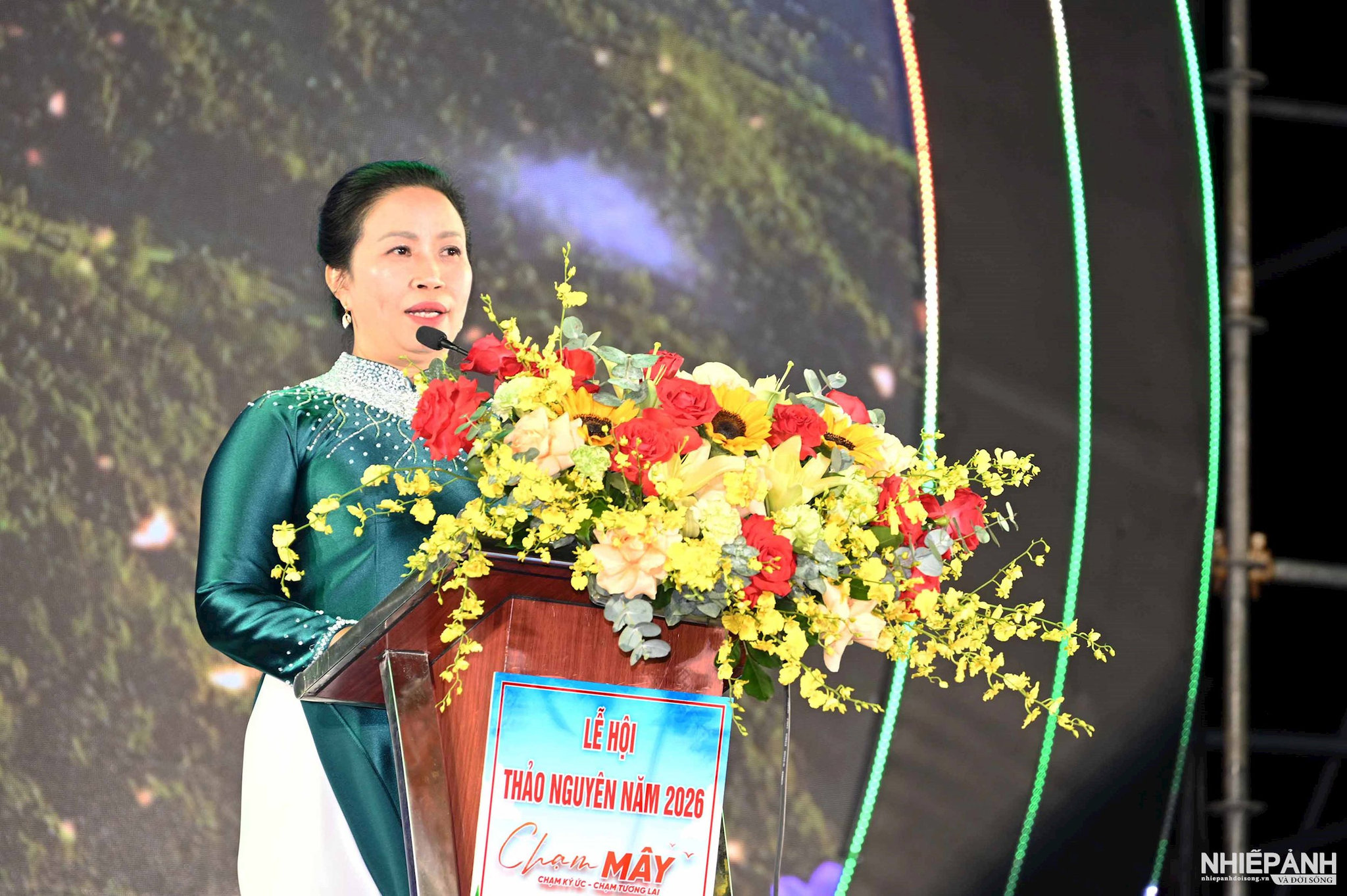 W_5a.-dsc_8024.-ba-nguyen-thi-van-chu-tich-ubnd-xa-dang-thuy-tram-phat-bieu-khai-mac-le-hoi-thao-nguyen-nam-2026.jpg
