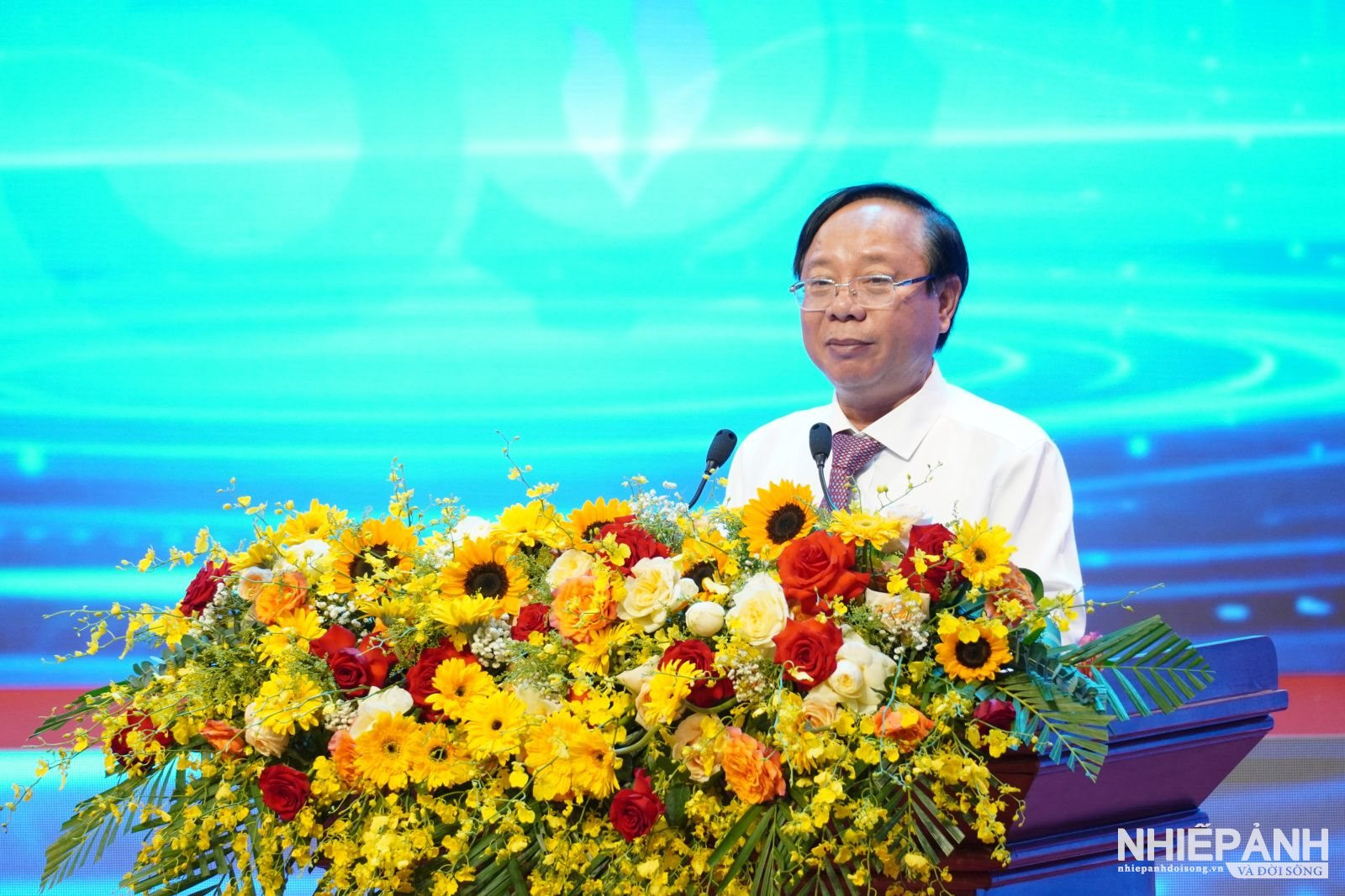 W_5.-truong-ban-quan-ly-kkt-dung-quat-va-cac-kcn-quang-ngai-luong-kim-son-doc-dien-van-on-lai-chang-duong-30-nam-xay-dung-va-phat-trien.jpg