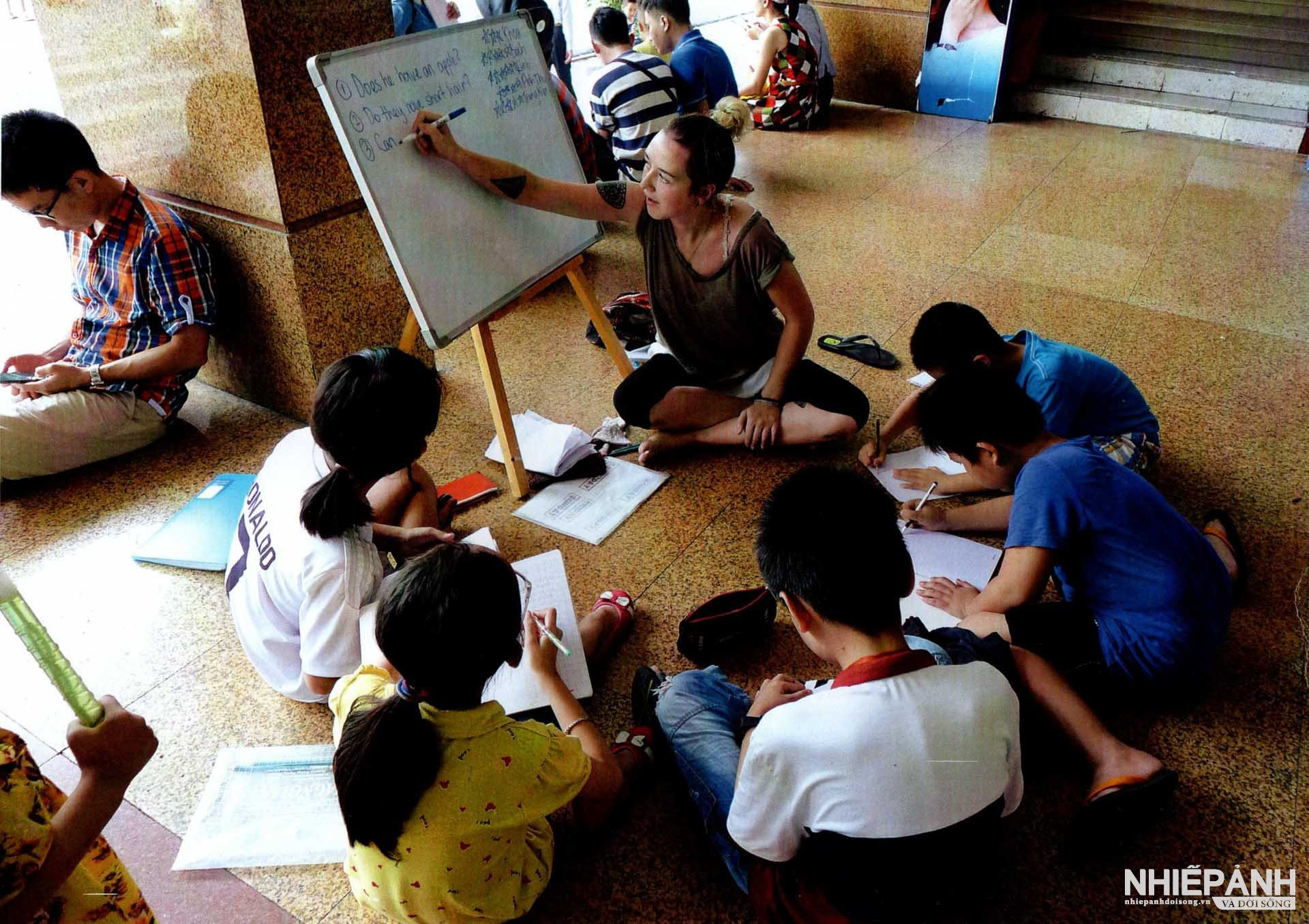Tiễn biệt Nghệ sĩ nhiếp ảnh Quang Phùng – Người dành trọn đời lưu giữ hồn Hà Nội - 10