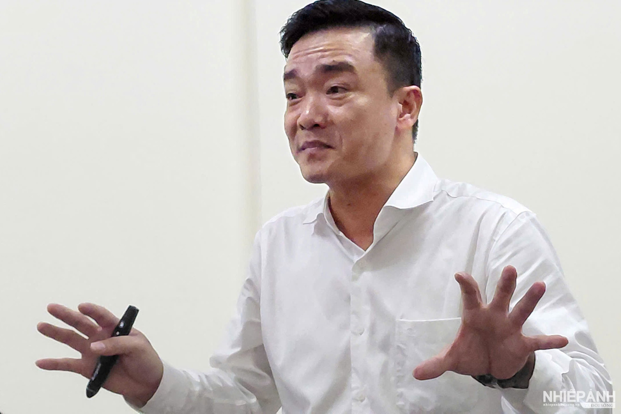 W_2.-nsna-tran-nhan-quyen-giang-chuyen-de-anh-chan-dung.jpg
