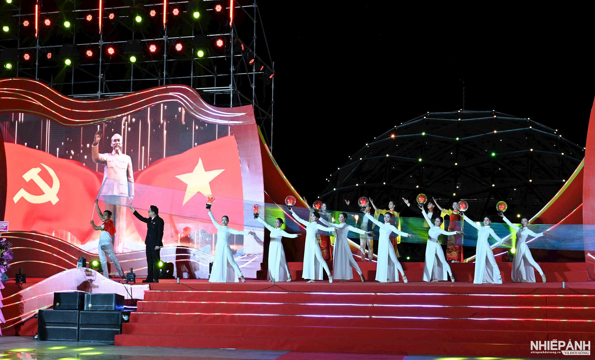 W_12.-dsc_0258a.-chuong-trinh-nghe-thuat-1.jpg