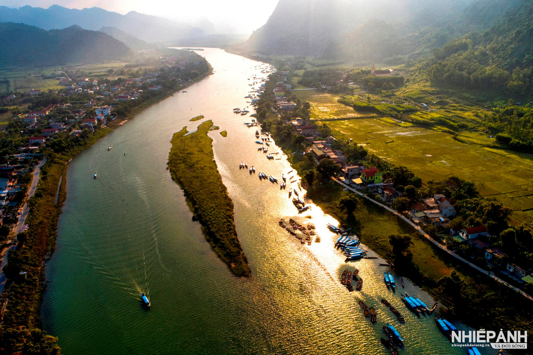 W_song-son-hoang-an.jpg
