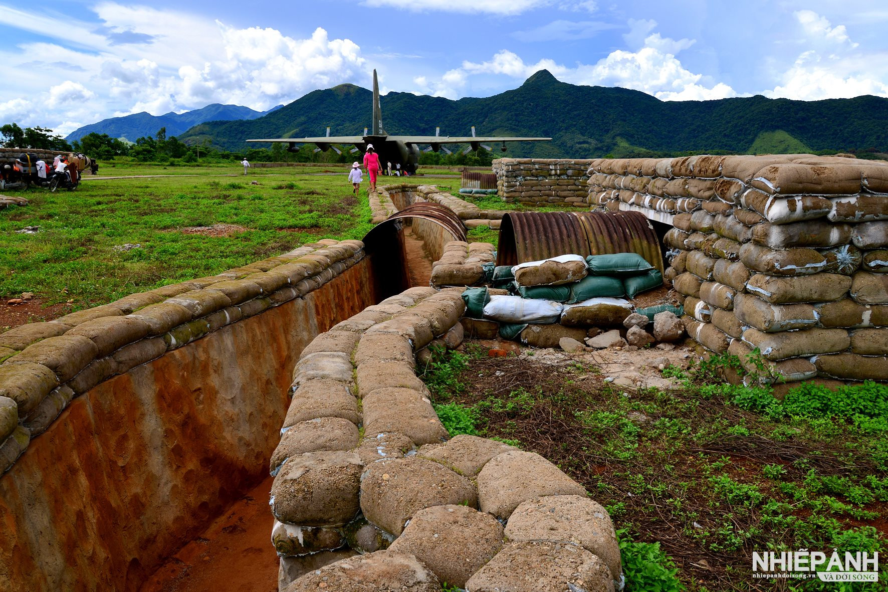 W_cong-su-copy.jpg