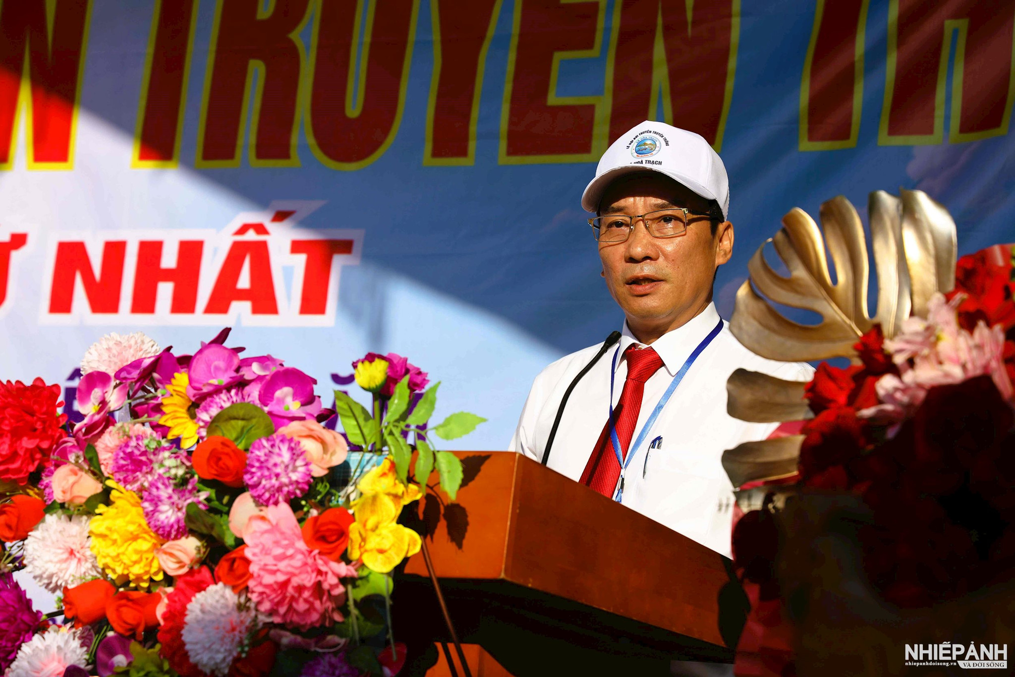 W_a3-phoa-bi-thu-dang-uy-chu-tich-ubnd-xa-truong-ban-chi-dao-le-hoi-boi-thuyen-nguyen-thanh-binh-phat-bieu-khai-mac-le-hoi.jpg