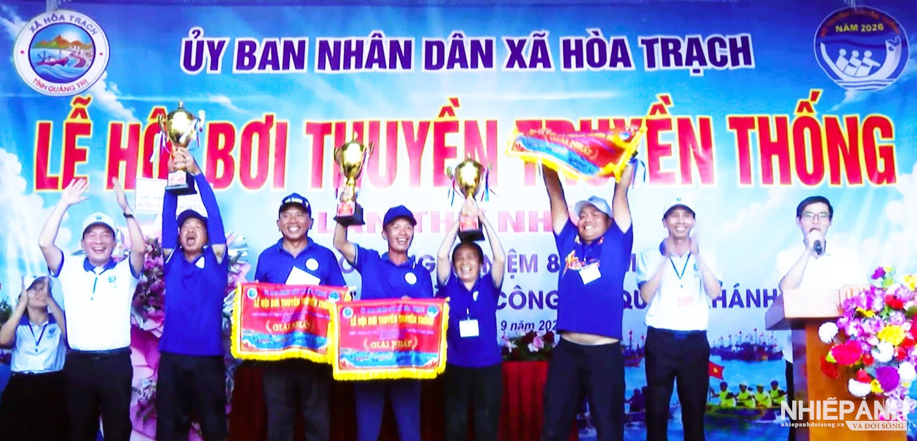 W_trao-thuong-doi-giai-1.jpg