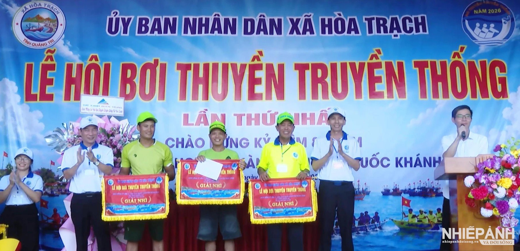 W_trao-thuong-doi-giai-nhi.jpg
