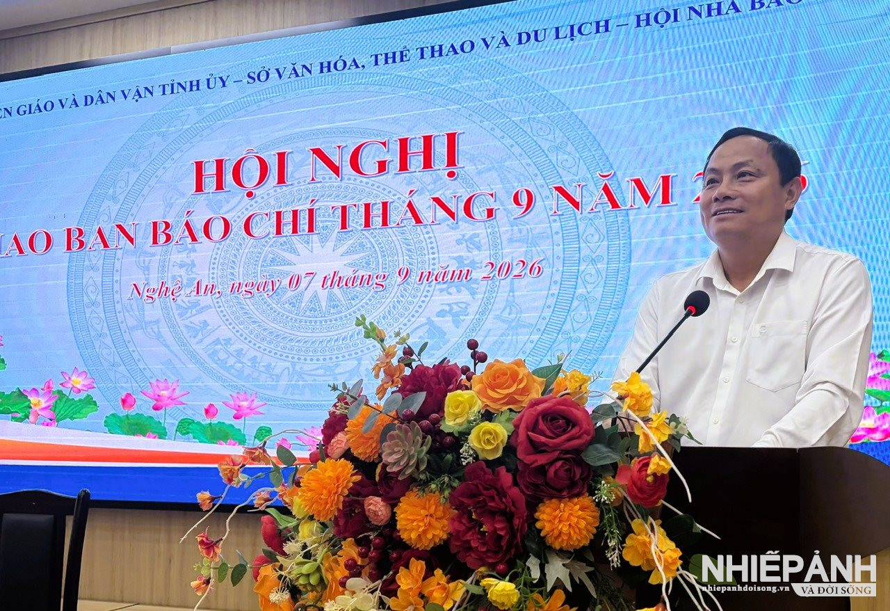 W_dong-chi-pham-ngoc-canh-pho-truong-ban-tuyen-giao-dan-van-ket-luan-cuoc-giao-ban.jpg
