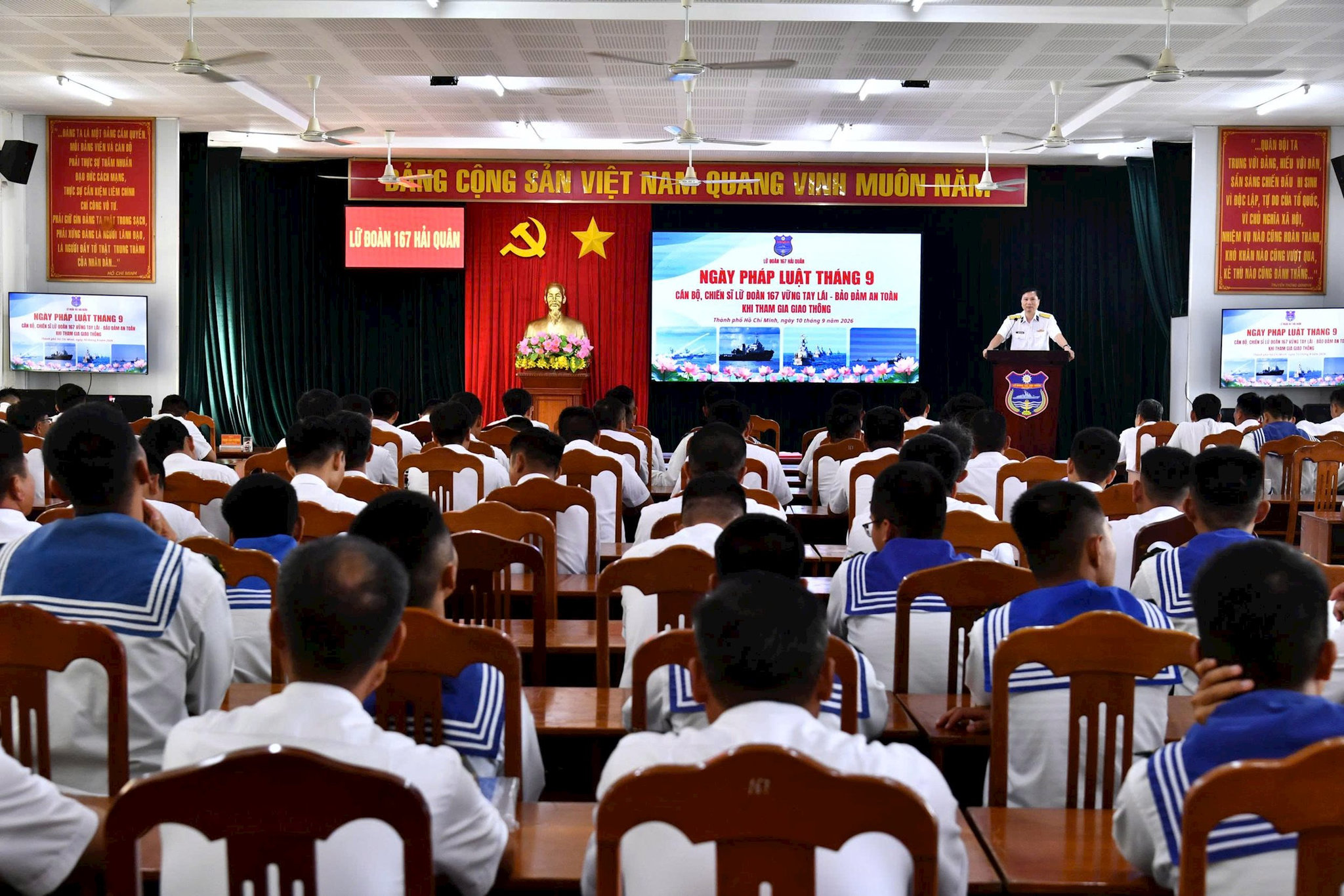 1.-quang-canh-sinh-hoat-ngay-phap-luat-thang-9-tai-lu-doan-167.jpg