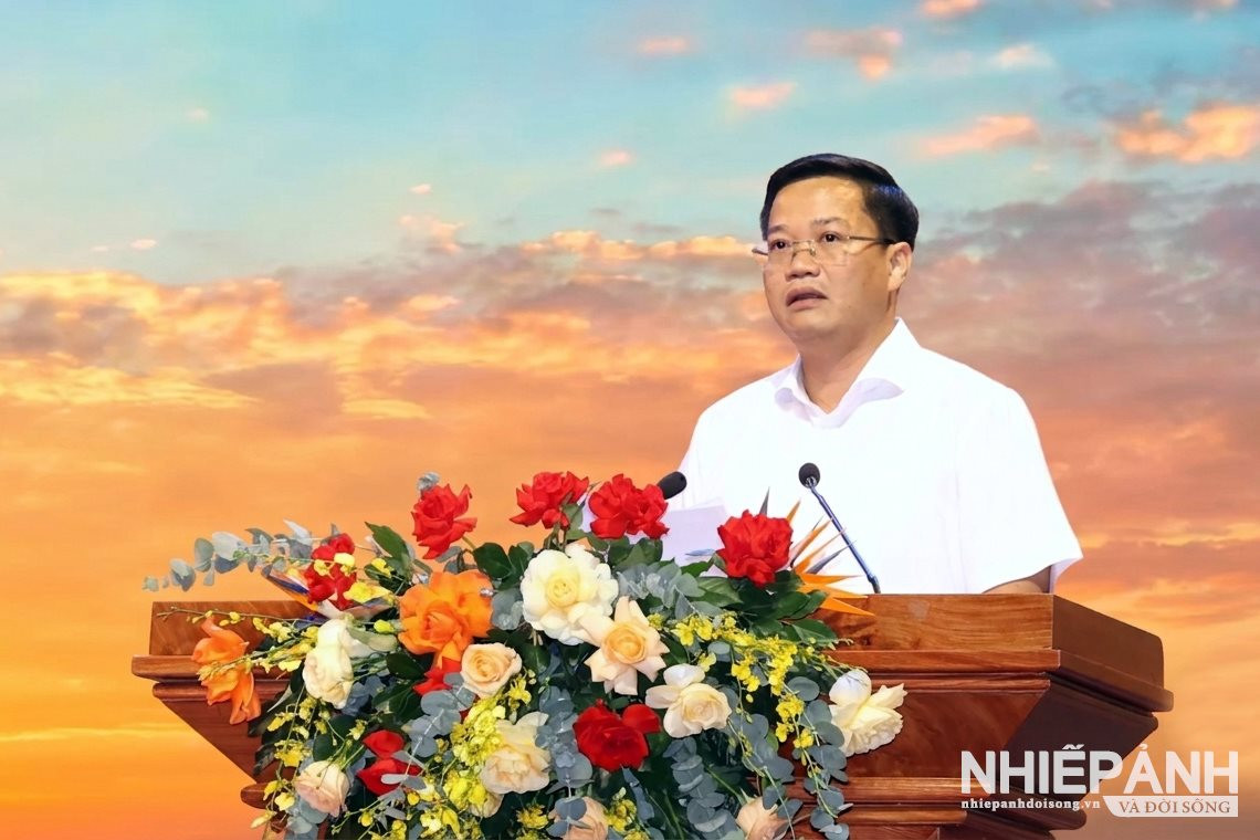 W_1.-chu-tich-ubnd-tinh-quang-ngai-nguyen-duc-tam-phat-bieu.jpg