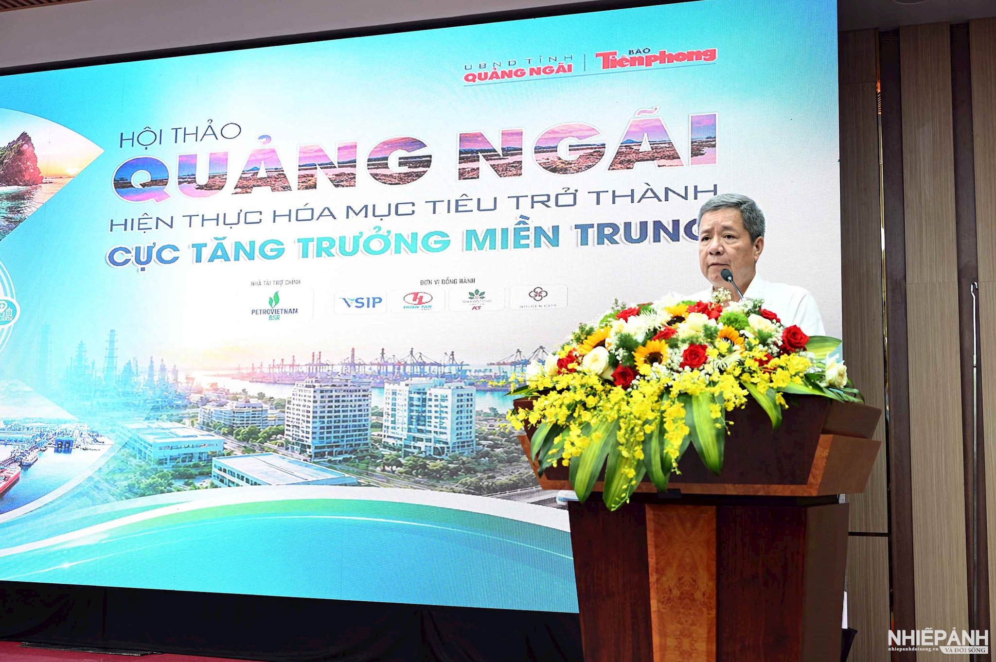 W_9.-dsc_0790.-ong-bui-quoc-hung-pho-cuc-truong-cuc-dien-luc-bo-cong-thuong-tham-luan-tai-hoi-thao.jpg