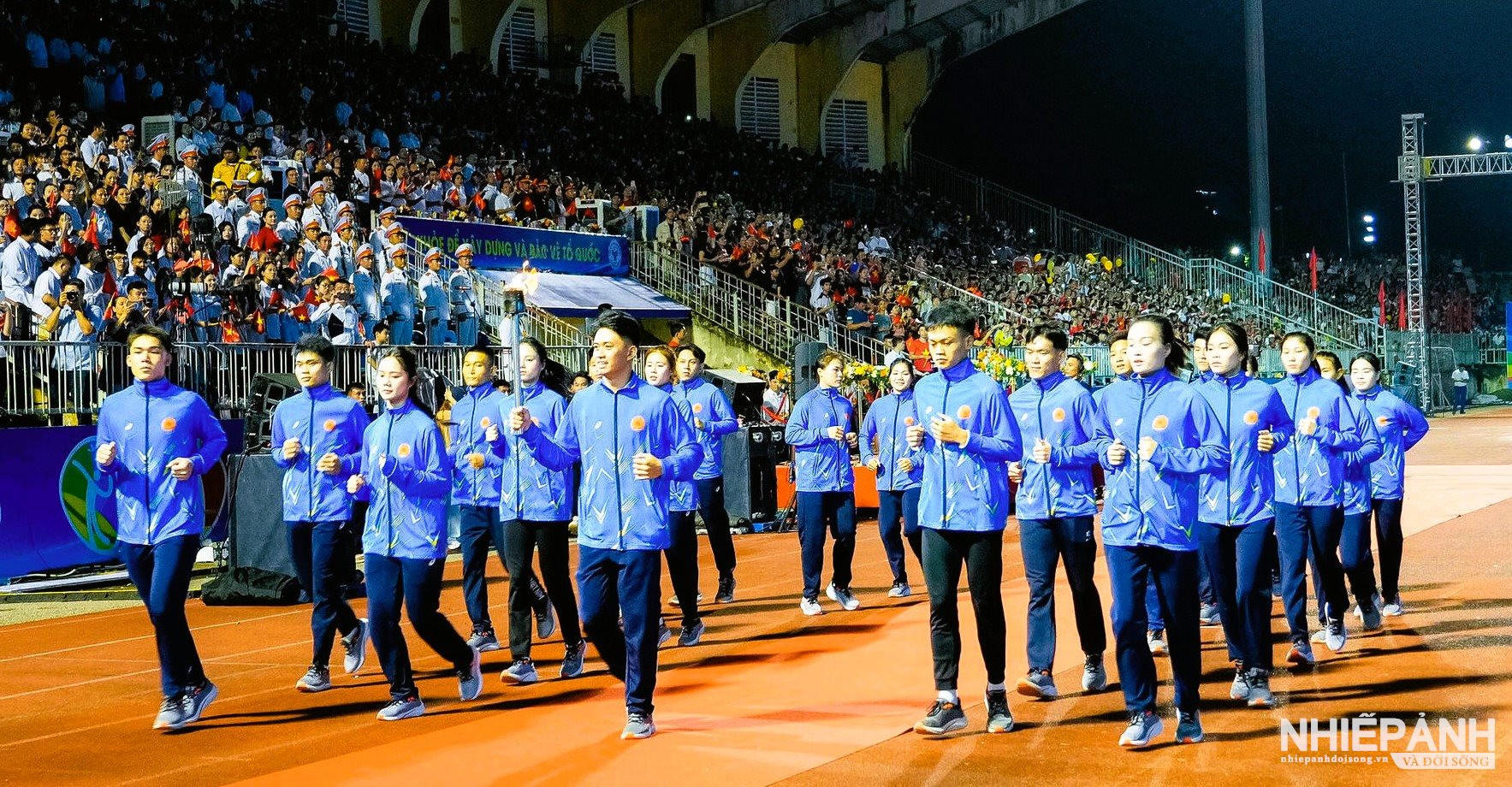 W_33van-dong-vien-nguyen-trong-dung-cung-20-van-dong-vien-tieu-bieu-cua-tinh-da-ruoc-ngon-duoc-vao-le-dai..jpg