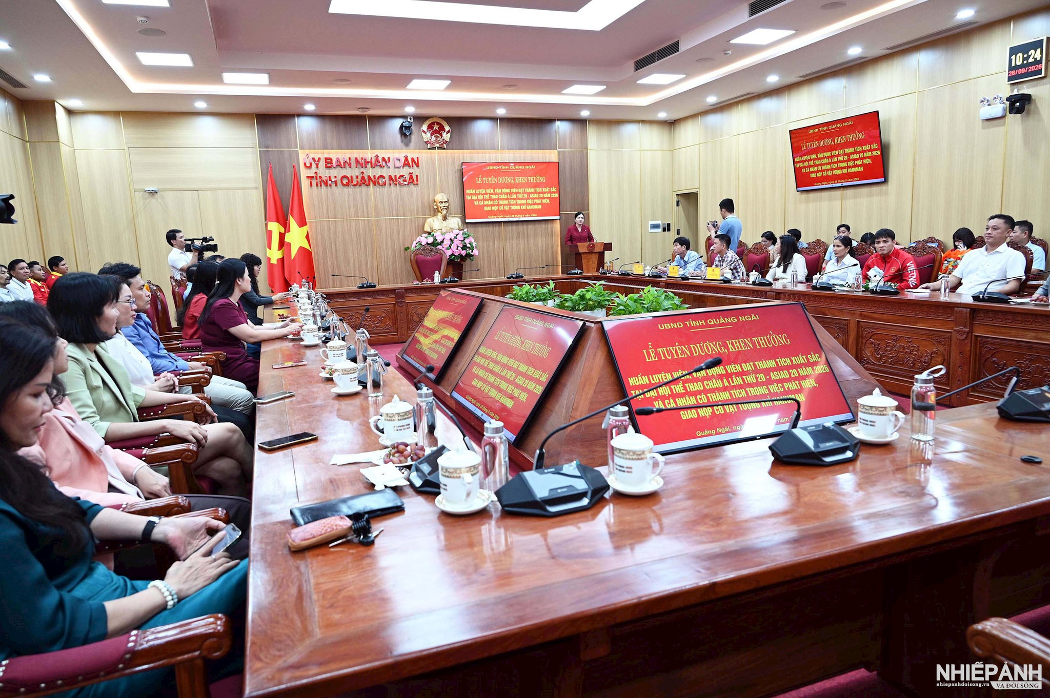 W_1a.-dsc_0857.-quang-canh-buoi-le-tuyen-duong-khen-thuong.jpg