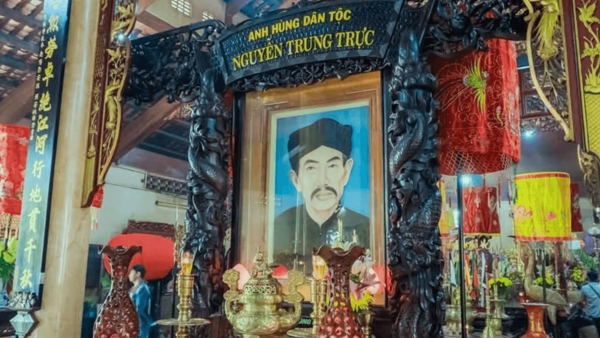 chan-dung-anh-hung-dan-toc-nguyen-trung-truc.png