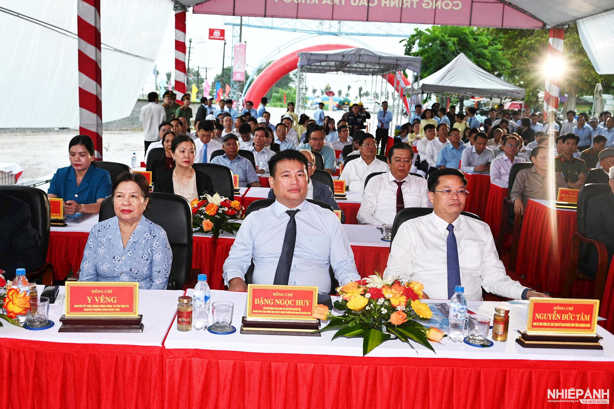 W_1a.-dsc_0970.-cac-dong-chi-lanh-dao-tinh-nguyen-lanh-dao-tinh-du-le-khoi-cong.jpg