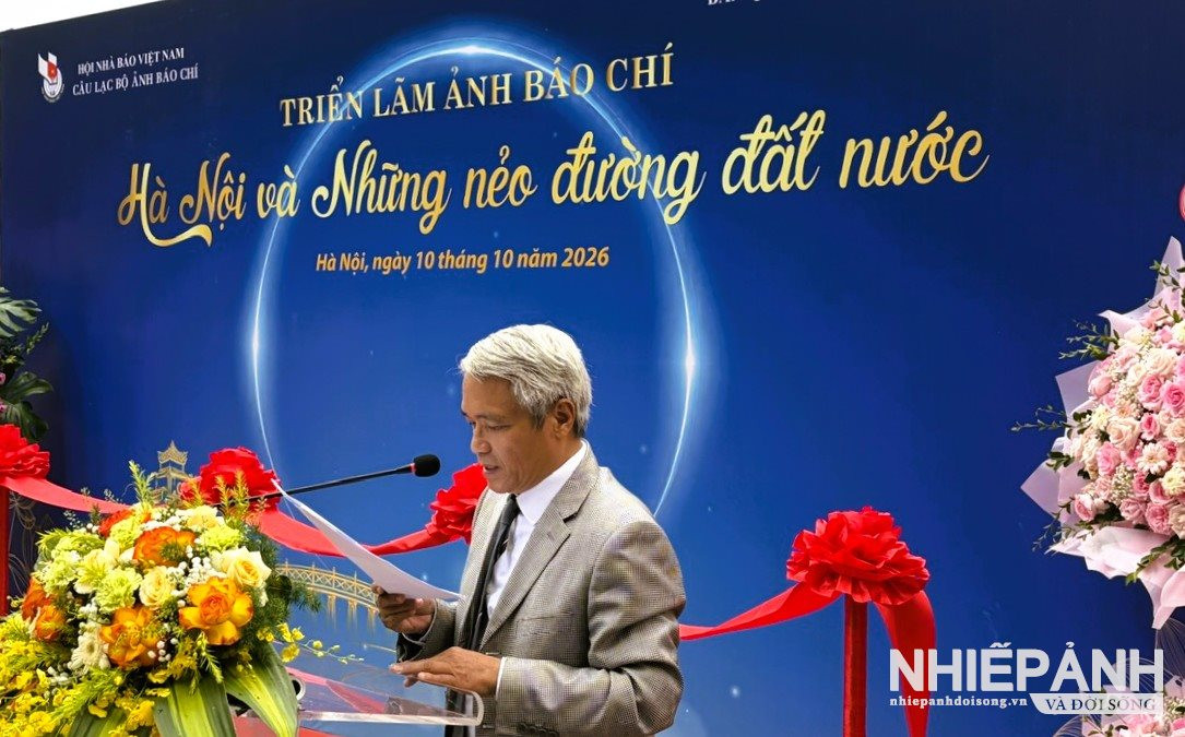W_e.-nha-bao-ha-hong-chia-se-ve-qua-trinh-to-chuc-cong-tac-cham-chon-cua-cuoc-thi..jpg
