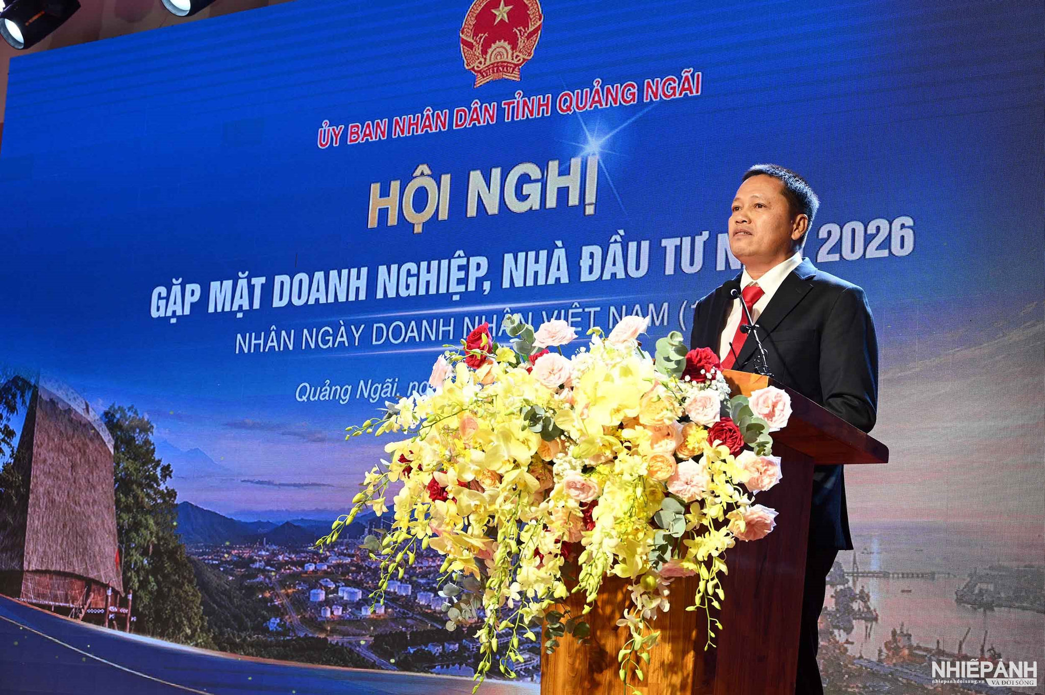 W_12a.-dsc_1311.-vi-nhat-truong-chu-tich-hoi-doanh-nhan-tre-tinh.jpg