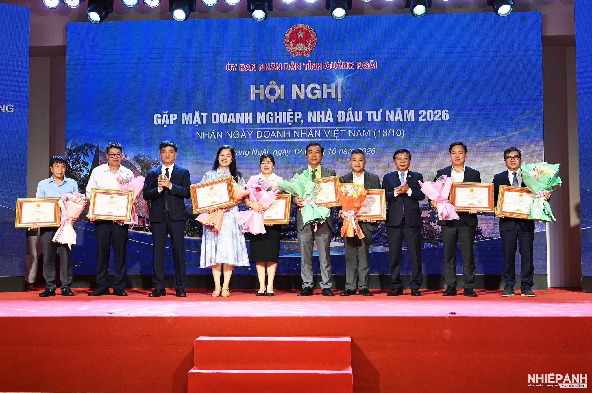 W_20a.-dsc_1404.-uvbtv-tinh-uy-tb-kkt-dq-va-cac-kcn-tinh-luong-kim-son-va-pct-ubnd-do-tam-hien-trao-bang-khen-cho-cac-doanh-nghiep.jpg