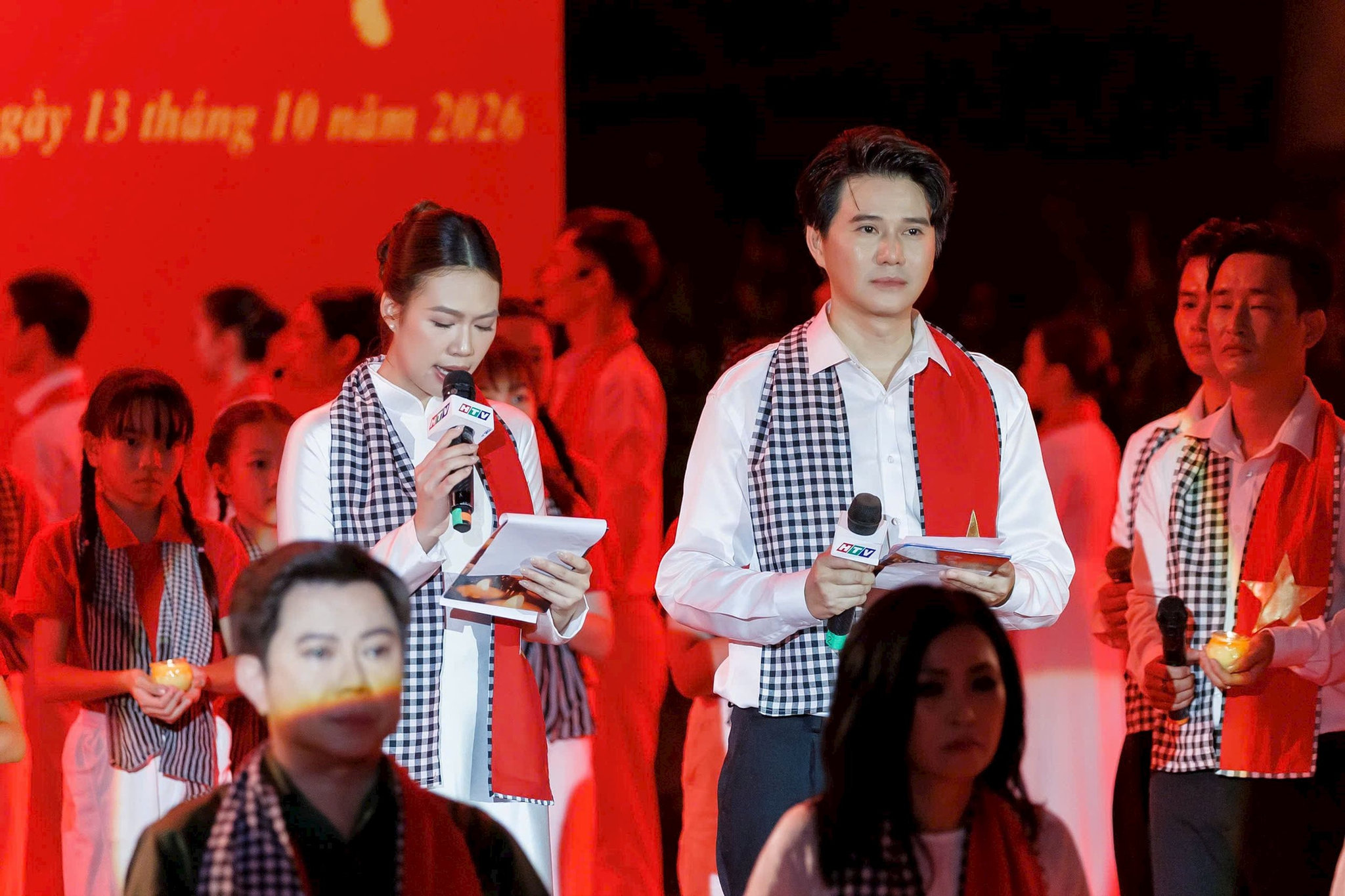 mc-vu-manh-cuong-khuc-tri-an-8.jpg