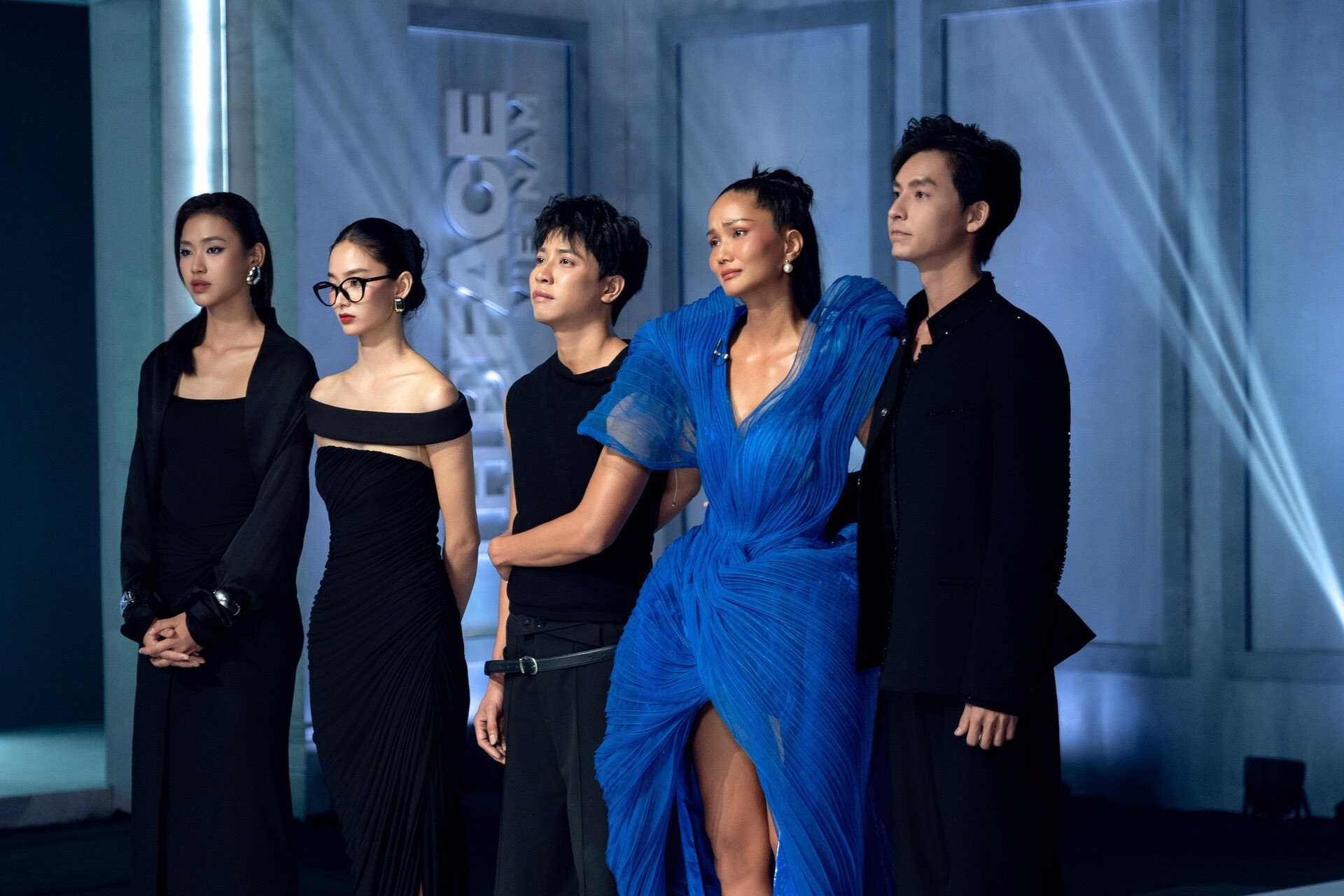 24.-tai-phong-loai-mentor-anh-thu-da-quyet-dinh-tra-lai-mot-thi-sinh-thuoc-team-mentor-h-hen-nie.jpg