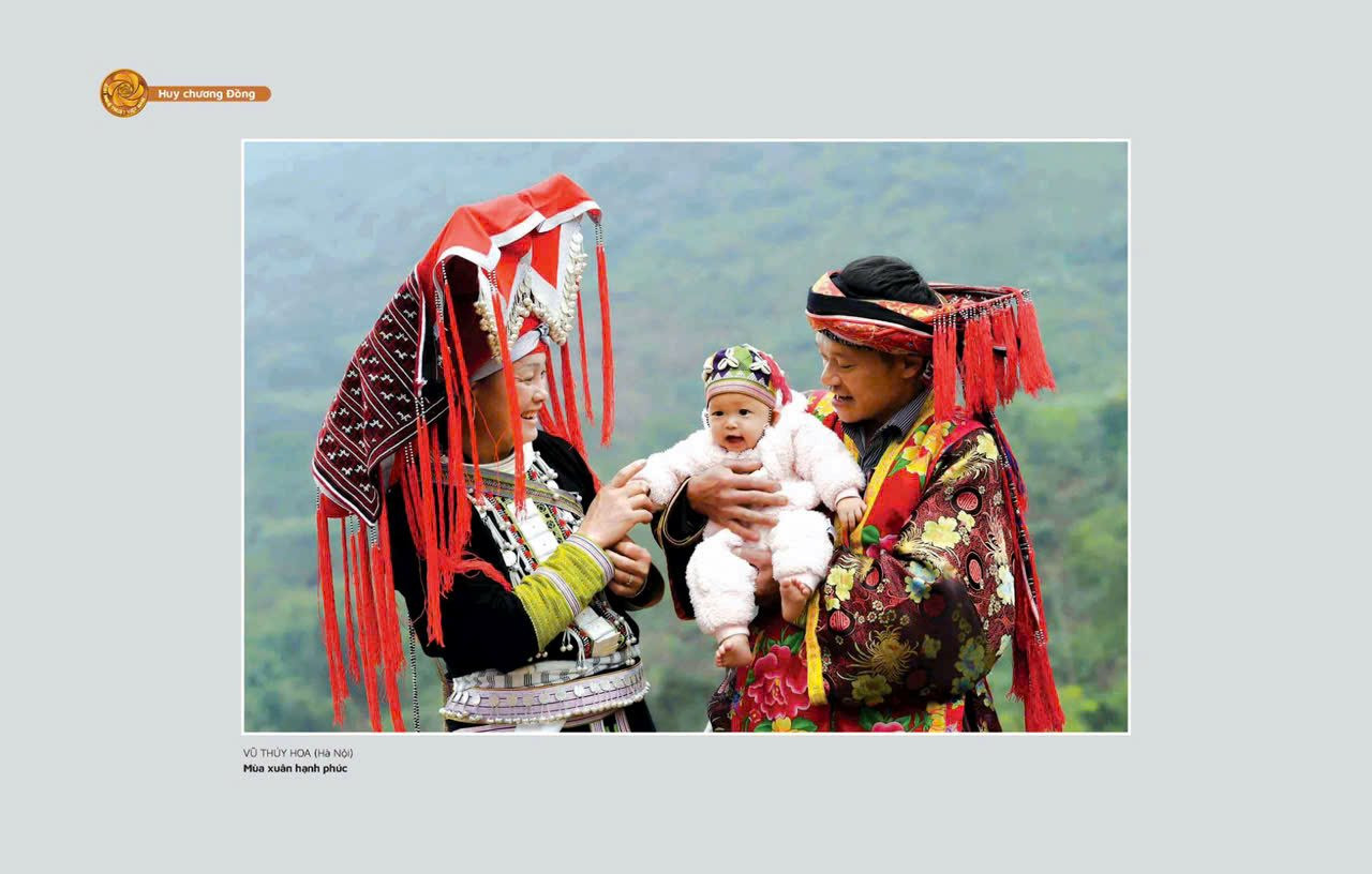 layout-32-anh-giai-thuong_page11.jpg