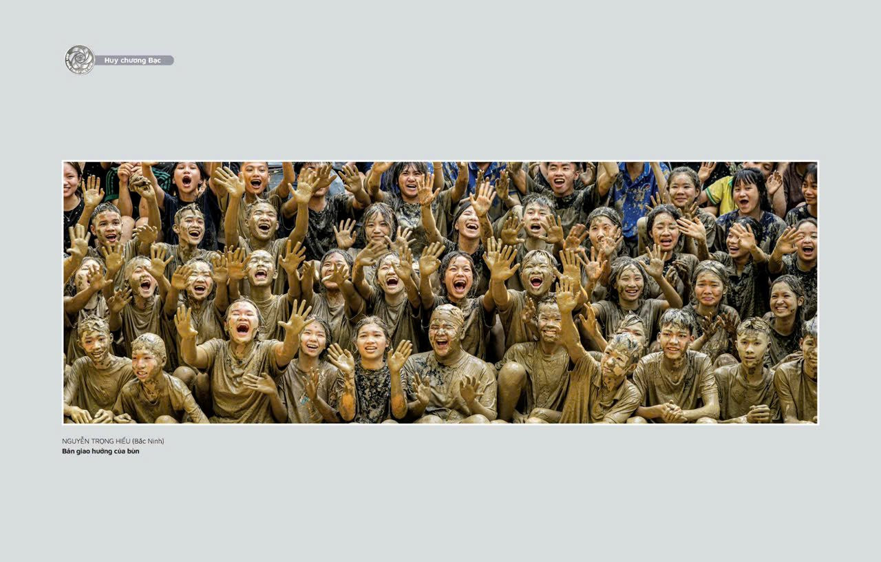 layout-32-anh-giai-thuong_page5.jpg