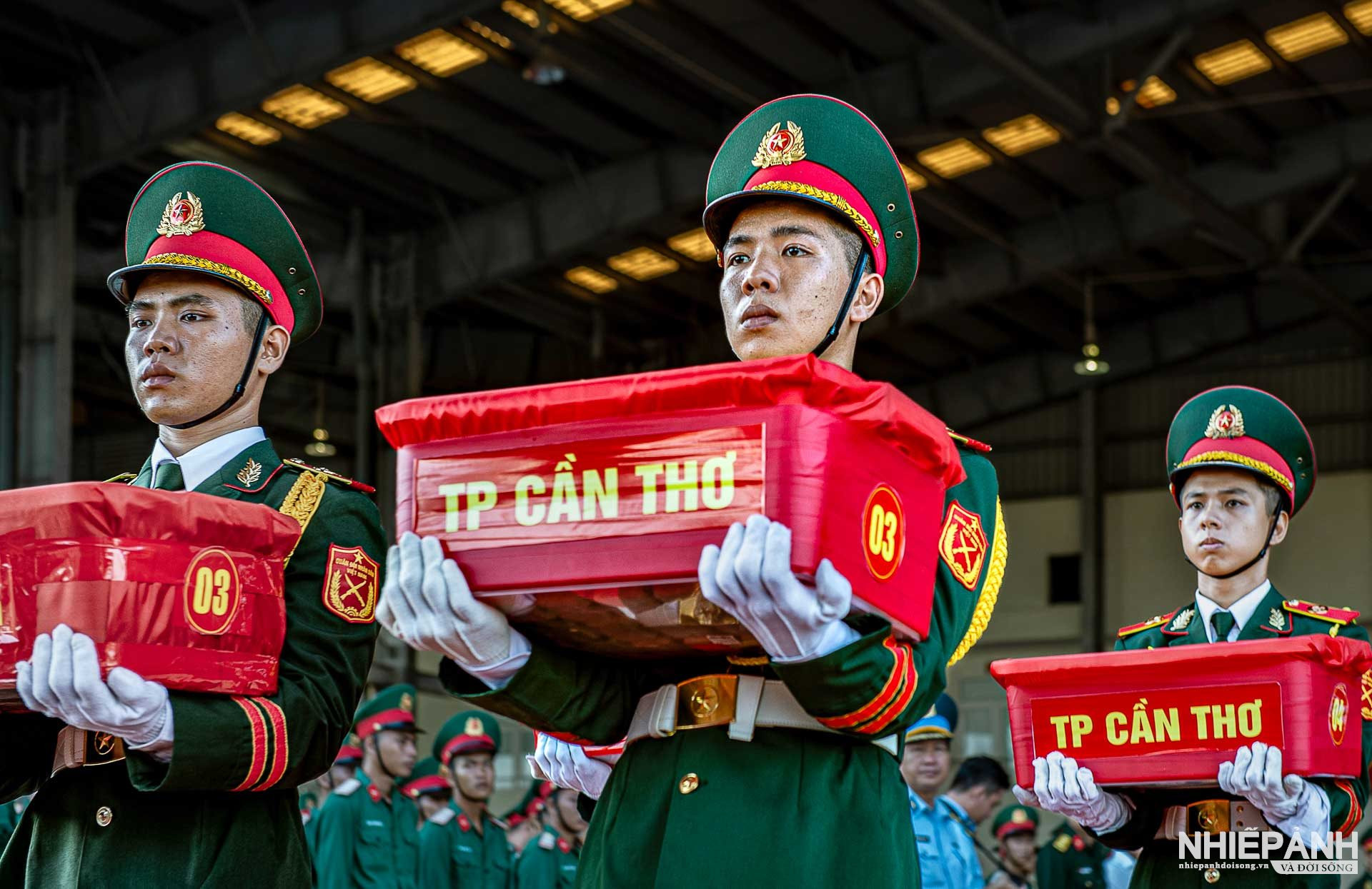 W_chuyen-mau-sinh-pham-hai-cot-liet-si_1.jpg