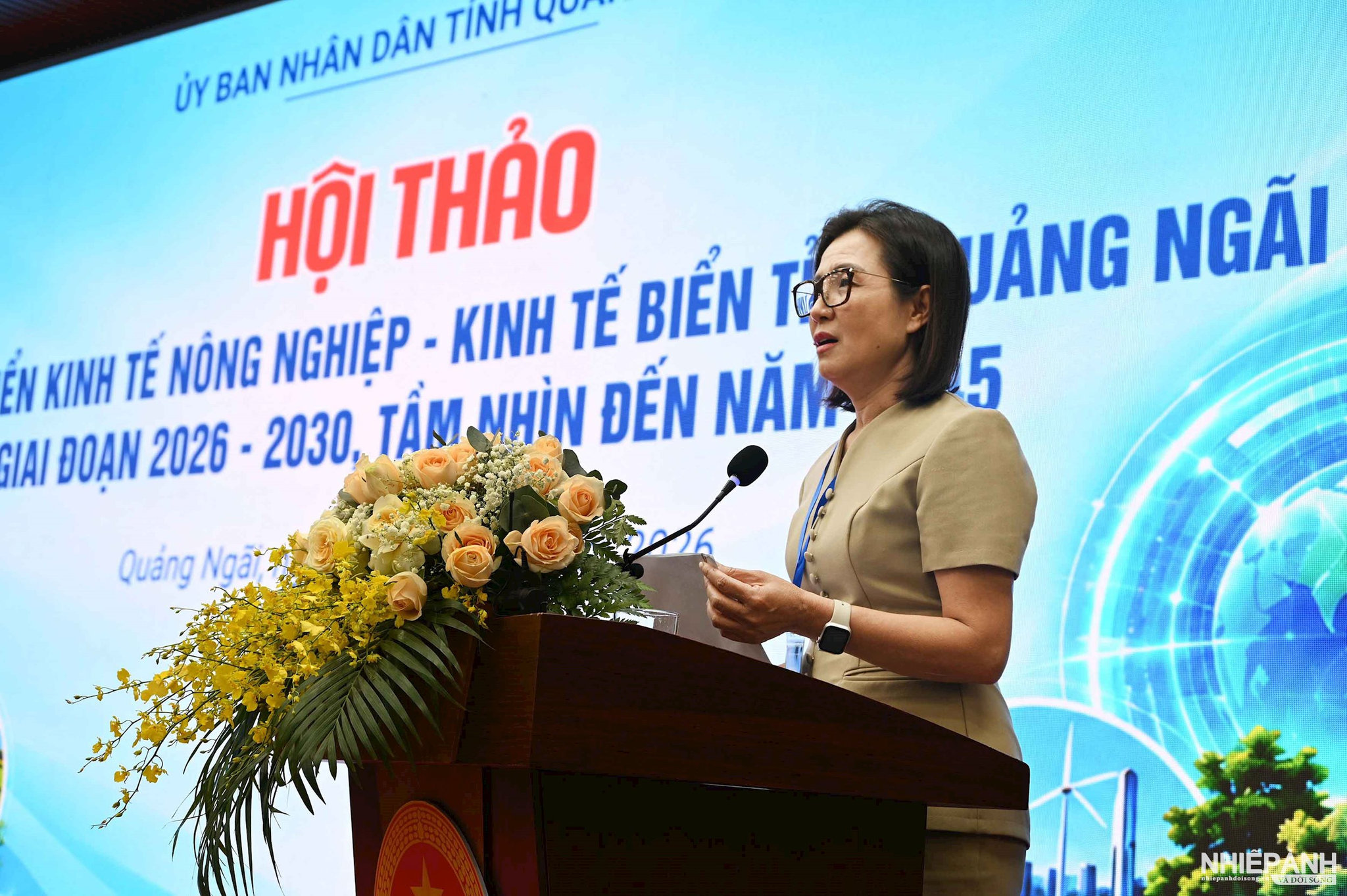 W_4.-ba-nguyen-thi-hoang-yen-pho-cuc-truong-cuc-kinh-te-hop-tac-va-phat-trien-nong-thon-tham-luan-tai-hoi-thao.jpg