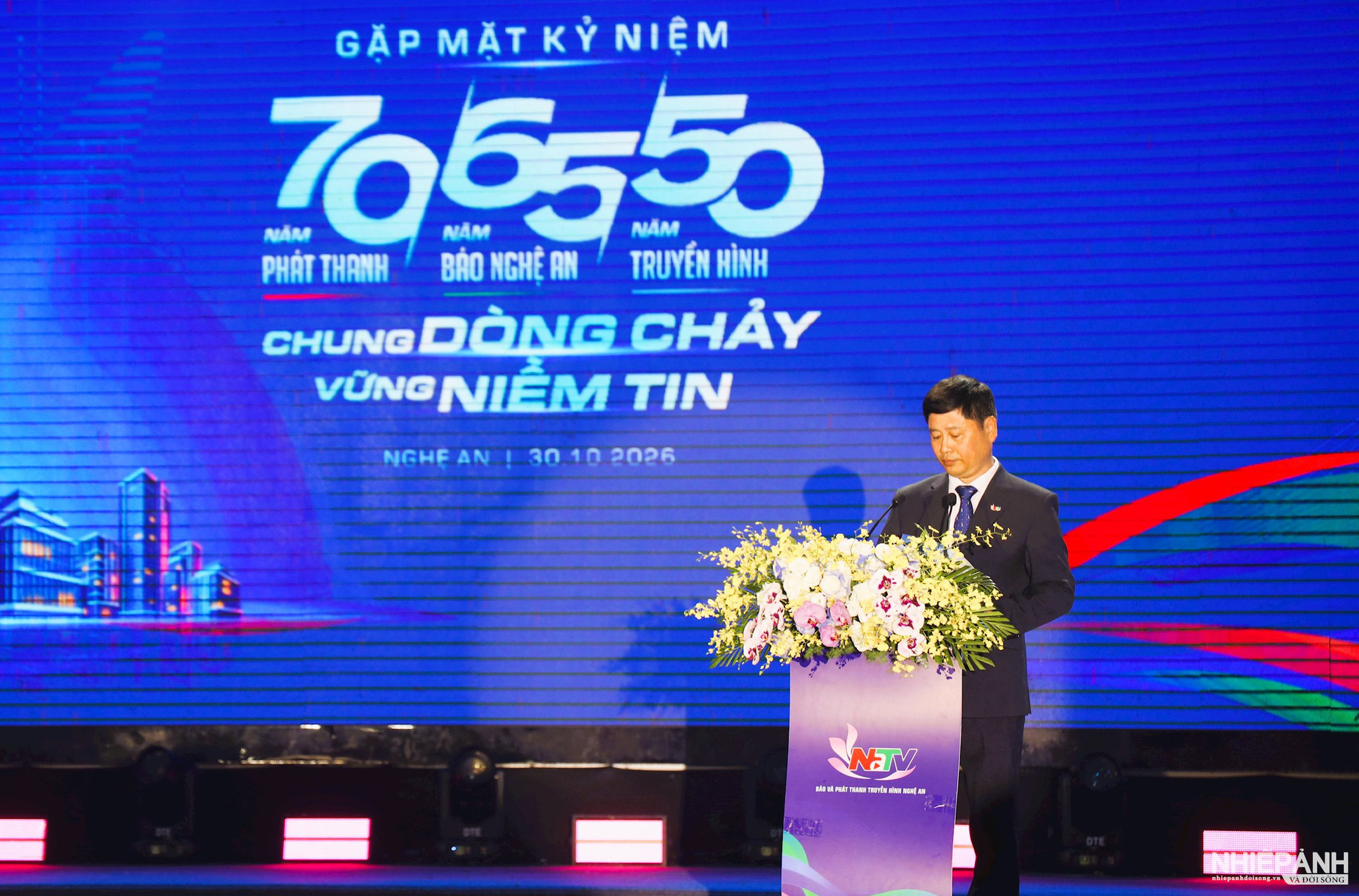 W_ntv11.jpg