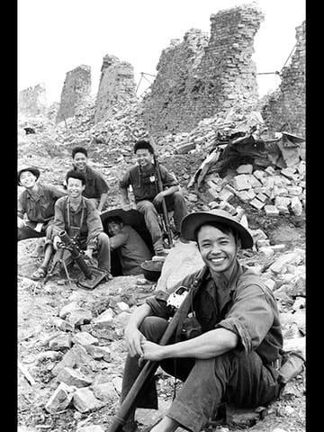 Bức ảnh “Nụ cười Thành cổ” - Khoảnh khắc xúc động trong  trận chiến 81 ngày đêm Thành cổ Quảng Trị 