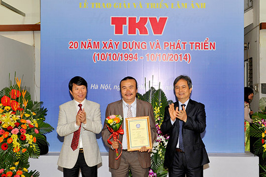 Trao giải và khai mạc triển lãm ảnh nghệ thuật “TKV - 20 năm xây dựng và phát triển”