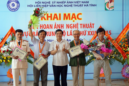 Khai mạc Liên hoan Ảnh nghệ thuật khu vực Bắc Trung bộ lần thứ 22 - 2015 tại Hà Tĩnh.