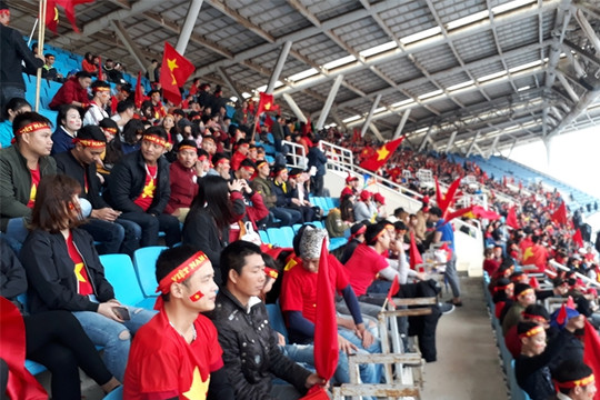 Sân vận động Mỹ Đình trước giờ bóng lăn ở trận chung kết đội tuyển U23 Việt Nam - U23 Uzbekistan